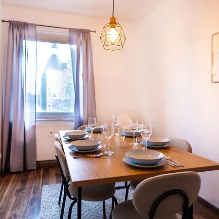 Greentreehomes - Zentral - Parkmoeglichkeiten - Familienfreundlich Apartman *