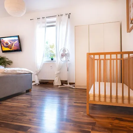 Greentreehomes - Zentral - Parkmoeglichkeiten - Familienfreundlich Apartman *